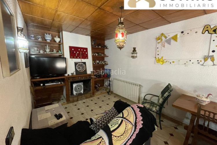 Casa adosada con amplias terrazas y gran potencial en Terrassa