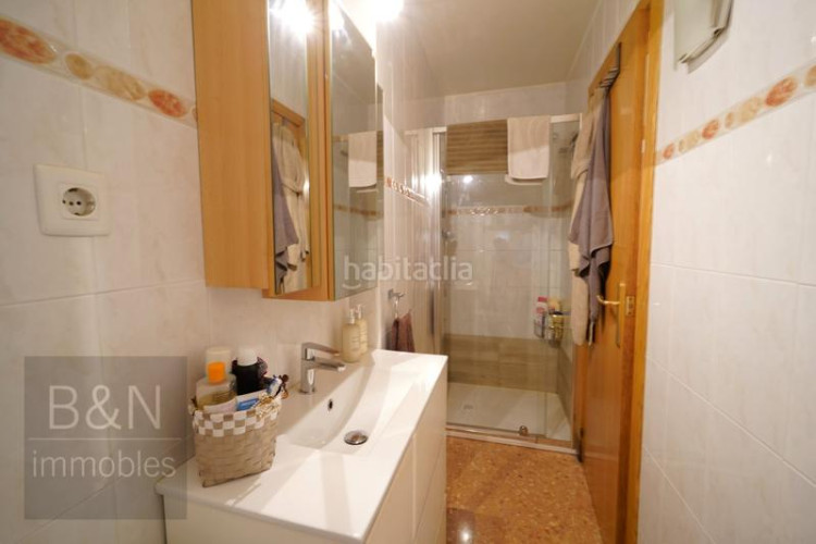 Dúplex un hogar con espacios amplios, una espectacular terraza, balcón y tres dormitorios en Terrassa