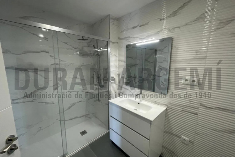 Piso en calle Transversal, 181