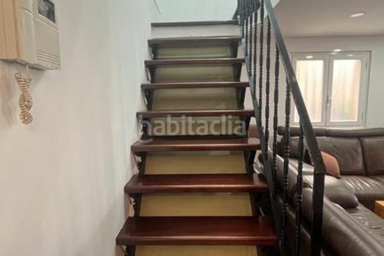 Chalet  en venta en La Cogullada, 5 dormitorios. en Terrassa