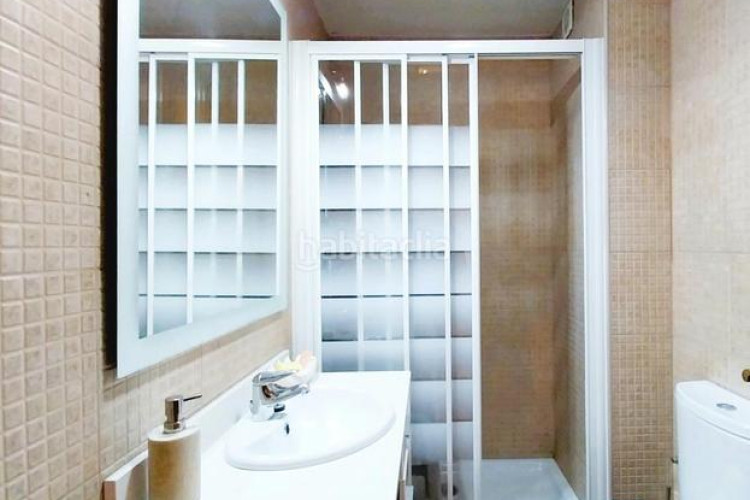 Casa magnifica casa unifamiliar de 230 m2 con 3 hab dobles y gran estudio 55 m2 en Terrassa