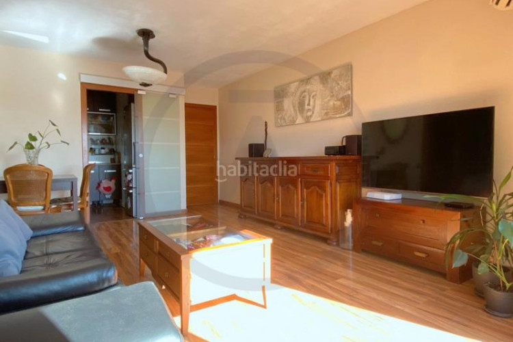 Piso muy amplio y reformado! en San Pere Terrassa