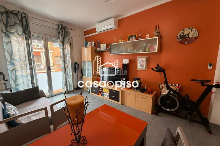 Piso acogedor piso seminuevo en ca nanglada con mucha luz, cocina americana, orientación este y construido en 2009. ideal para invertir en Terrassa