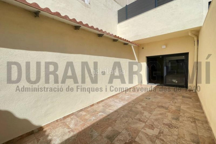 Piso bajos con patio en venta en ca naurell en Ca n'Aurell Terrassa