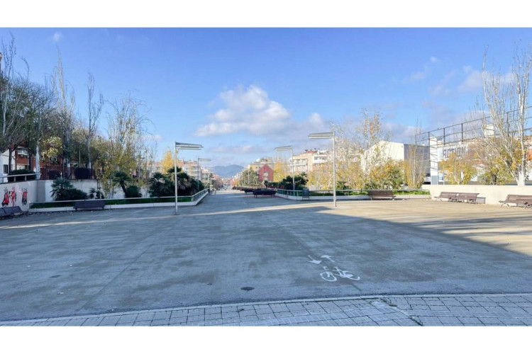 Poetesa Capara, Sant Pere Nord