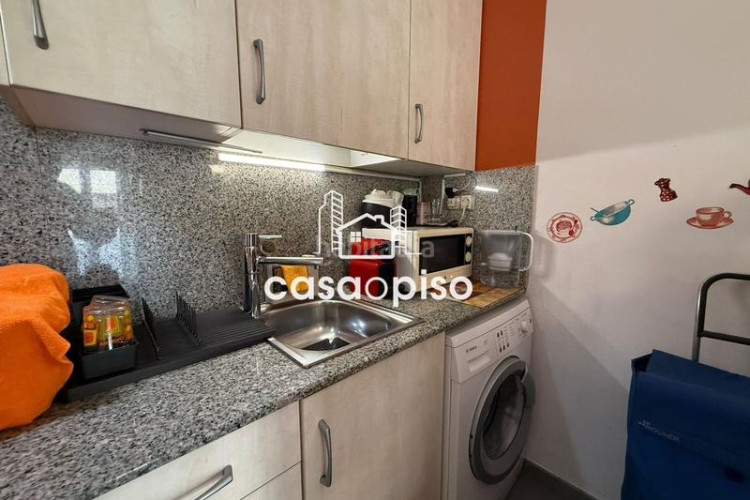 Piso acogedor piso seminuevo en ca nanglada con mucha luz, cocina americana, orientación este y construido en 2009. ideal para invertir en Terrassa