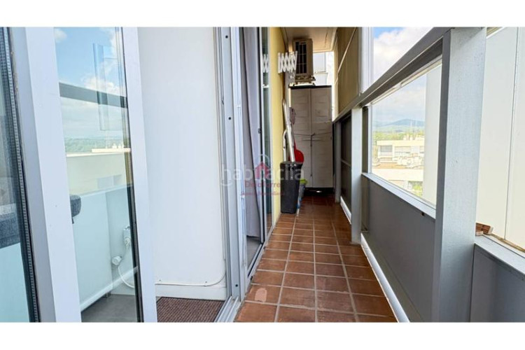 Piso  en venta con balcón a pie de comedor, parking y trastero, listo para entrar a vivir! en Terrassa