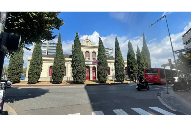 Poetesa Capara, Sant Pere Nord