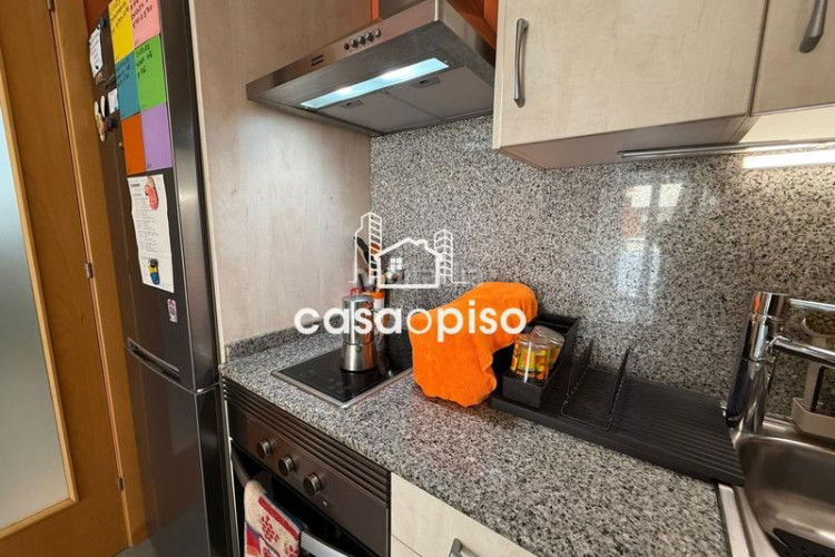 Piso acogedor piso seminuevo en ca nanglada con mucha luz, cocina americana, orientación este y construido en 2009. ideal para invertir en Terrassa