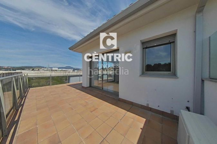 Dúplex piso luminoso con 3 habitaciones gran oportunidad de inversión! en Terrassa