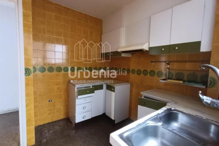 Piso gran piso, 4 habitaciones, genial ubicación en Terrassa
