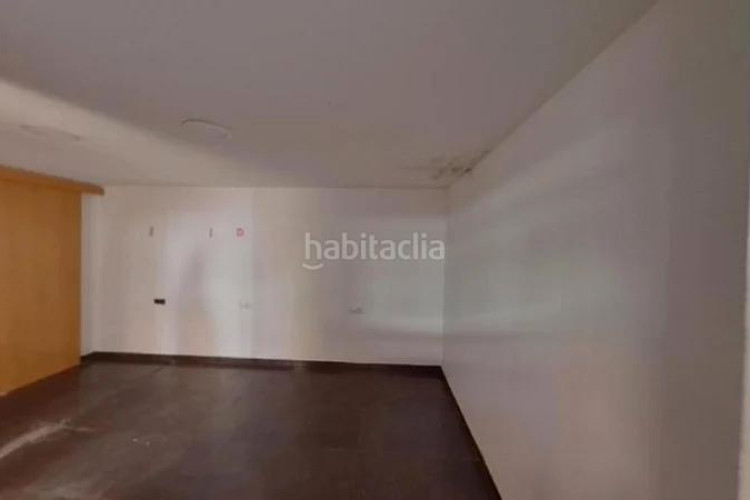 Piso (barcelona). "okupado" (no se puede visitar ni hipotecar). en Terrassa