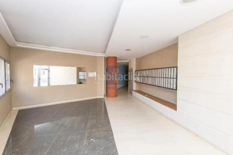 Piso inmueble ilegalmente okupado situado en la calle montsià 36, 13, , barcelona en Terrassa