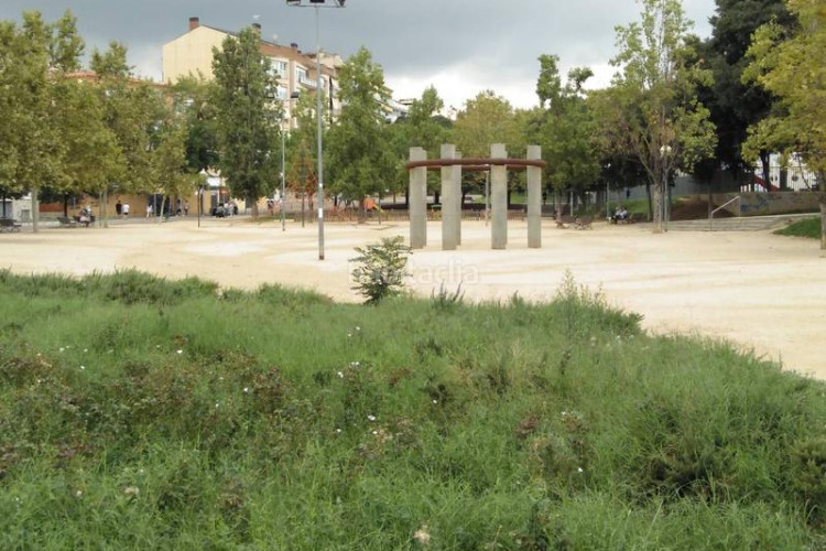 Piso gran piso en el barrio de sant pedro, 4 habitaciones. entrega inmediata en Terrassa