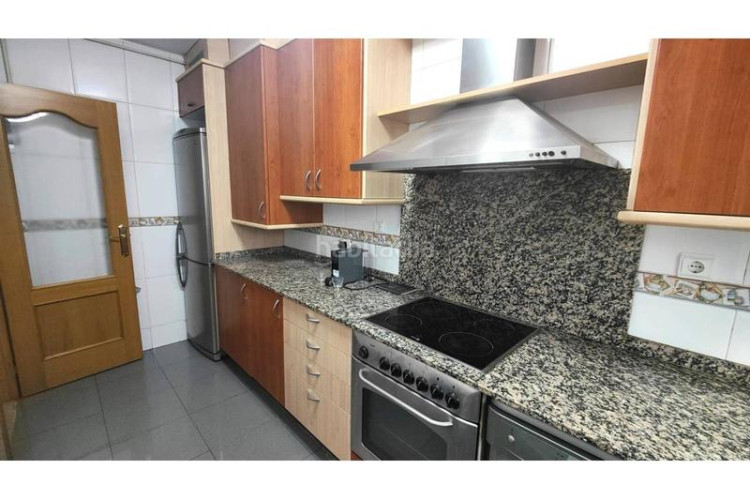 Piso  de 3 habitaciones con parking en Plaça Catalunya - Escola Industrial Terrassa