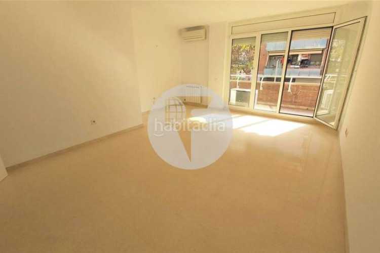 Piso espectacular piso de 113 m con gran balcón en zona olímpica en Terrassa