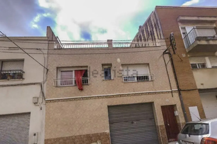 Chalet pareado en calle de Granada