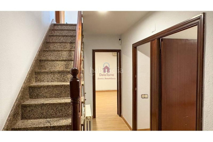 Casa  de 200m construidos en venta a 4 vientos en la urbanización font de lespardenya, en Terrassa