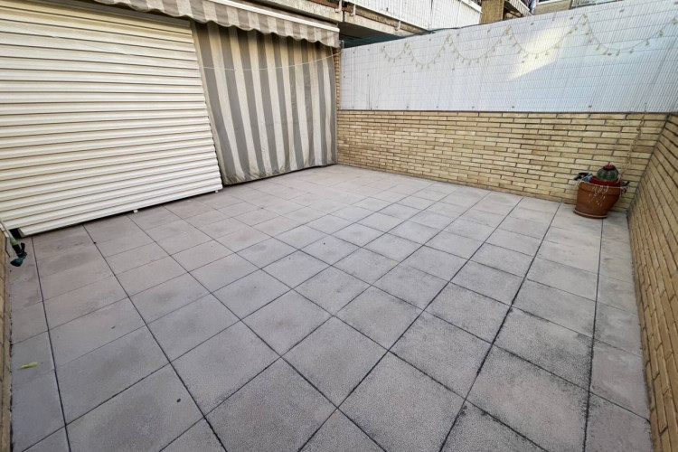 Les Arenes - La Gru00EDpia  Can Montllor