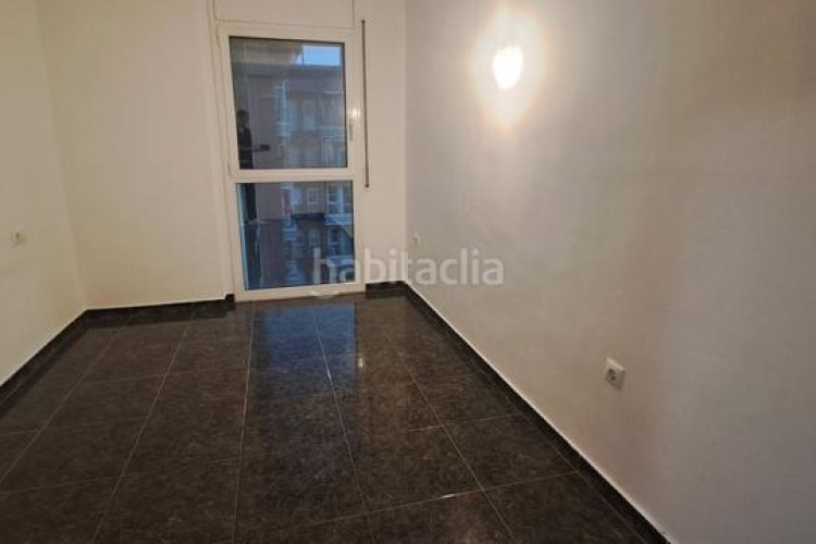 Piso  . muy bien ubicada en Zona Esportiva Terrassa