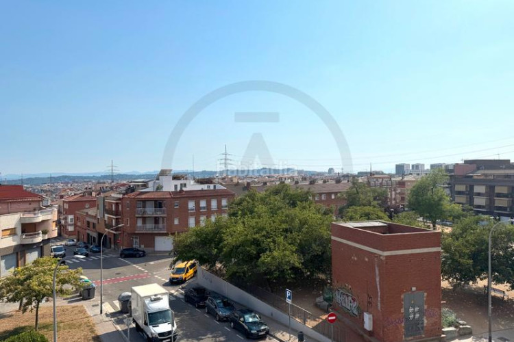Casa adosada moderna casa en las arenas-gripia en Terrassa