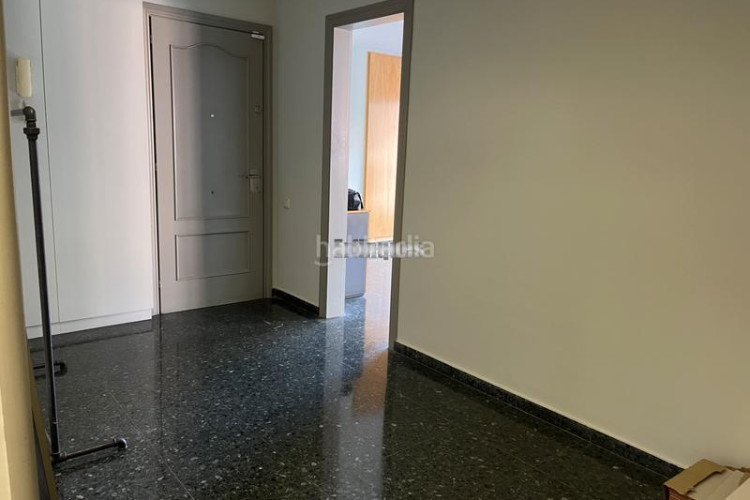 Piso excelente piso en vallparadis con balcon y terraza. en Terrassa