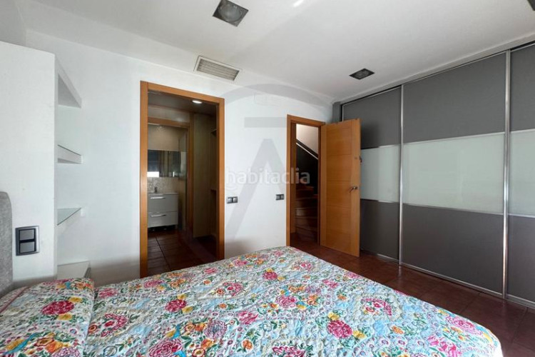 Casa adosada amplia casa adosada en La Maurina – 293 m², con garaje, ascensor y terrazas en Terrassa