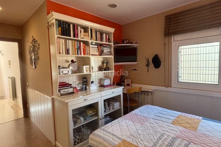 Dúplex impecable duplex en el corazón de pere parres a dos minutos del centro con parquing incluido en Terrassa