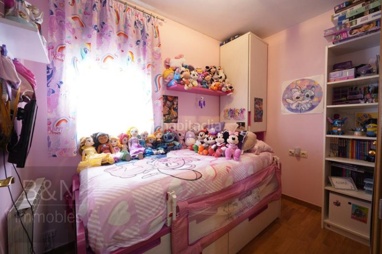 Piso te vas a enamorar de su carácter! amplio, luminoso, con zona comunitaria y plaza de párquing con trastero en Terrassa