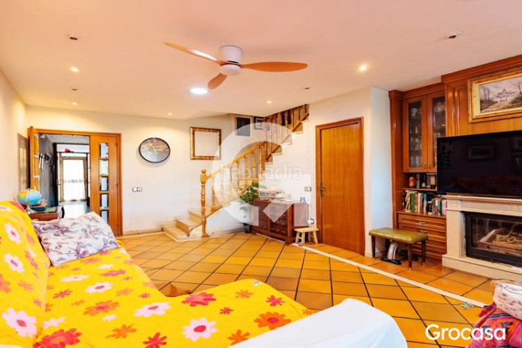 Casa amplia casa para dos familias en Les Arenes - La Grípia - Can Montllor Terrassa