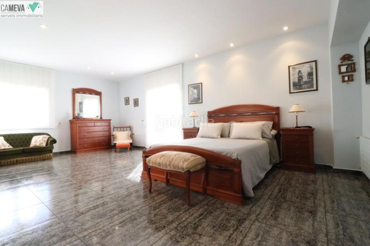 Casa única e impresionante finca a 4 vientos con piscina y jardin en Terrassa