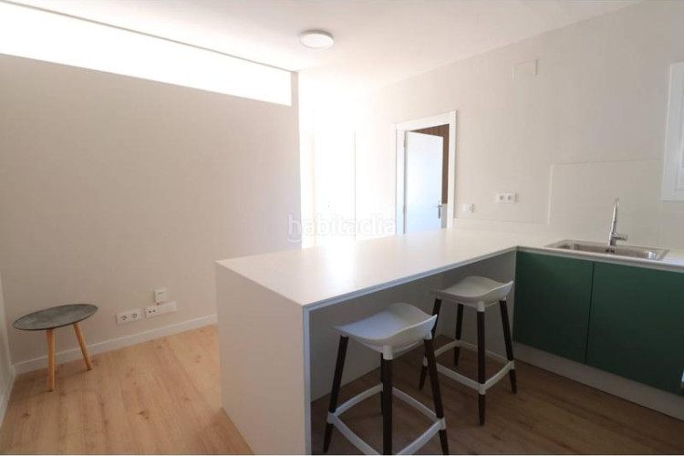 Piso escoles, acabado de reformar en Plaça Catalunya - Escola Industrial Terrassa