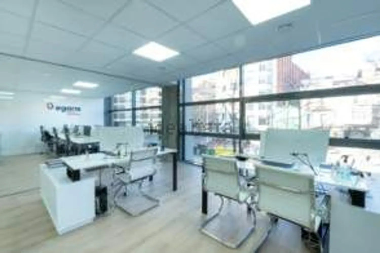 Piso en rambla de Sant Nebridi