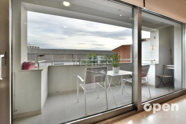 Chalet adosado en calle de la Poetessa Caparà