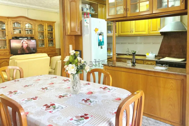 Casa independiente en calle d'Àngel Guimerà