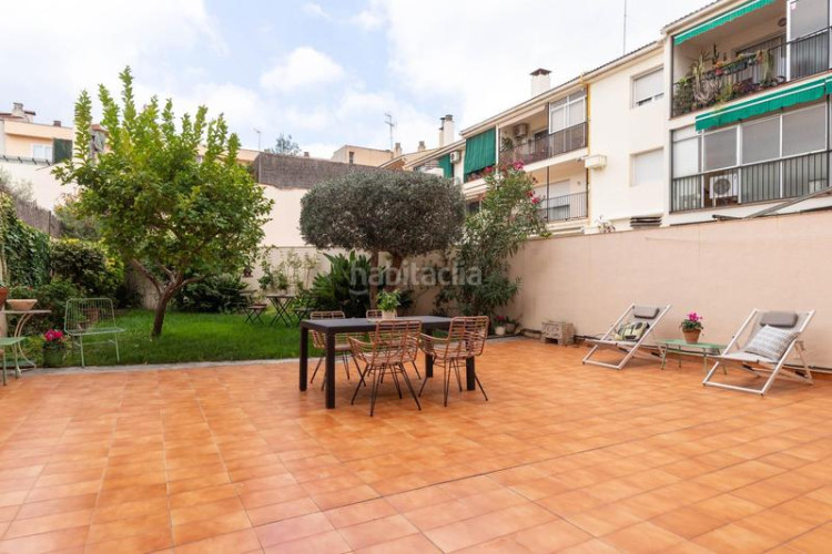 Planta baja en calle de galileu 341 jardí privat amb espai verd únic i amb pàrquing en Terrassa