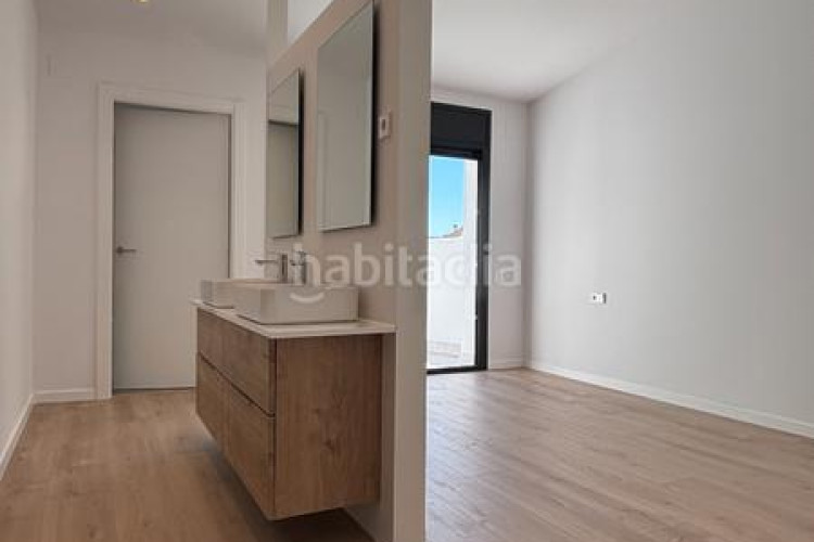 Casa en carrer de las navas de tolosa 87 exclusiva casa a estrenar con piscina privada en Terrassa