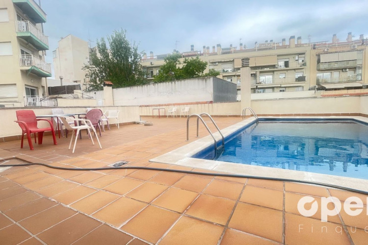 Mestre Serrat, Barri del Centre