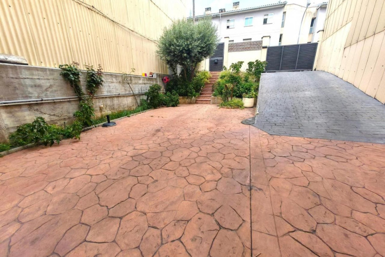 Carrer de l'Aneto, Les Arenes - La Gru00EDpia  Can Montllor