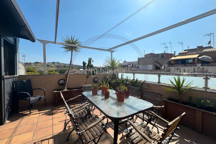 Casa adosada amplia casa adosada en La Maurina – 293 m², con garaje, ascensor y terrazas en Terrassa