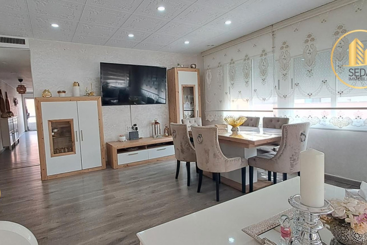 Carrer de la Mare de Du00E9u del Carme, Ca n'Anglada