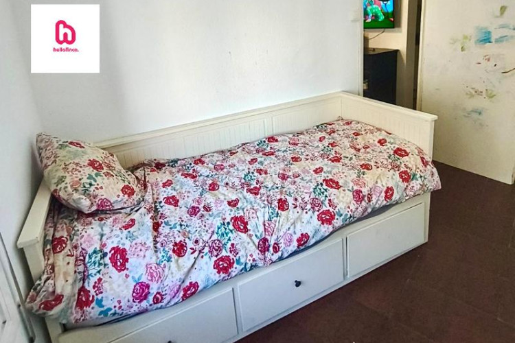 Piso  de 3 habitaciones para entrar a vivir con balcón y ascensor en Terrassa