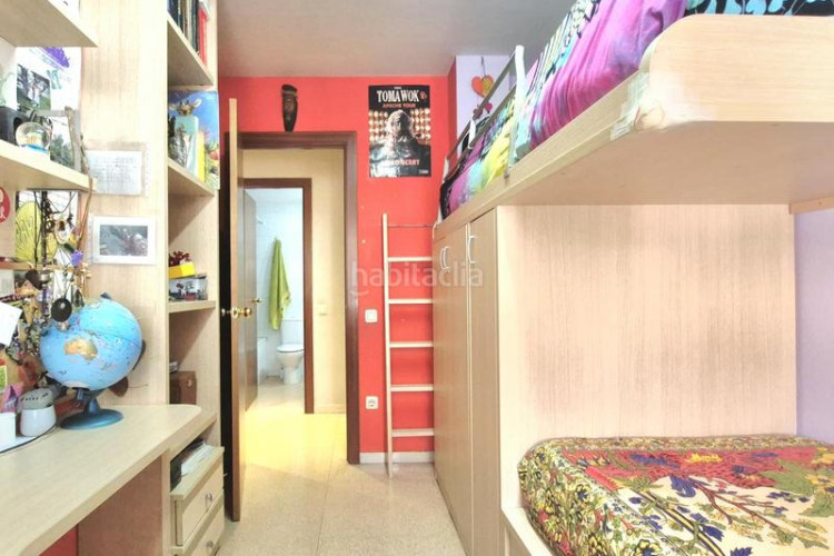 Piso pis de 4 hab amb parquing i espectacular de traster 25 m2 a la gripia en Terrassa