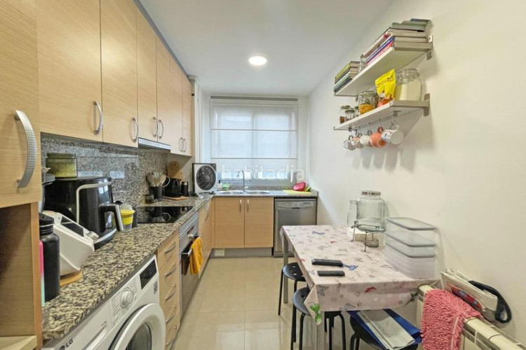 Piso  en venta en las arenasla grípia con plaza de párking y zona comunitaria en Terrassa