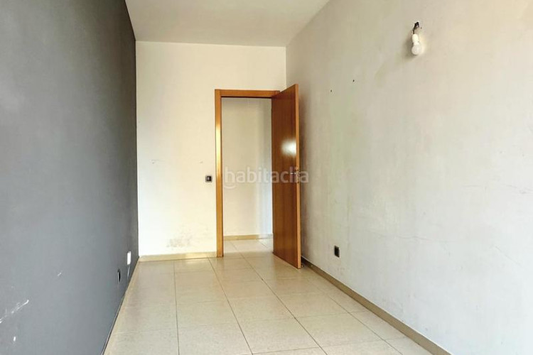 Ático atico seminuevo de 102 m2 con terraza de 53 m2 a pie de comedor con parquing y tratero incluidos en avenida madrid tocando estacio en Terrassa