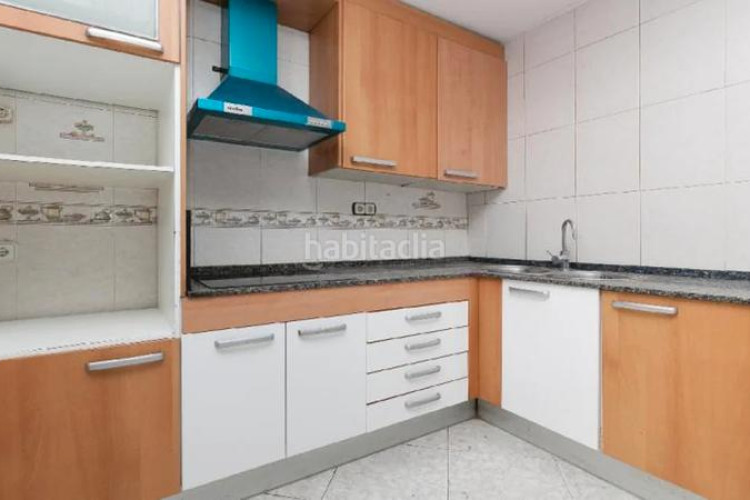 Piso ¡espacioso piso , ideal para familias! en La Maurina Terrassa