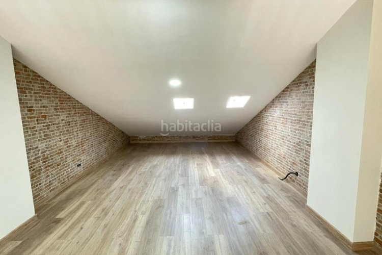 Dúplex zona de Ca n'Aurell. duplex de obra nueva de 3habs. + 1lav. + terraza en Terrassa