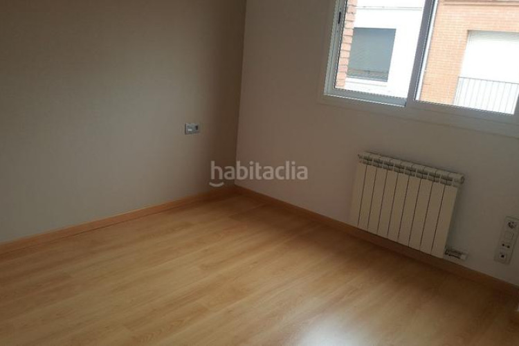 Piso acogedor piso de 1 dormitorio en venta, con cocina americana, terraza acristalada y parking. ideal para disfrutar de comodidad y e en Terrassa