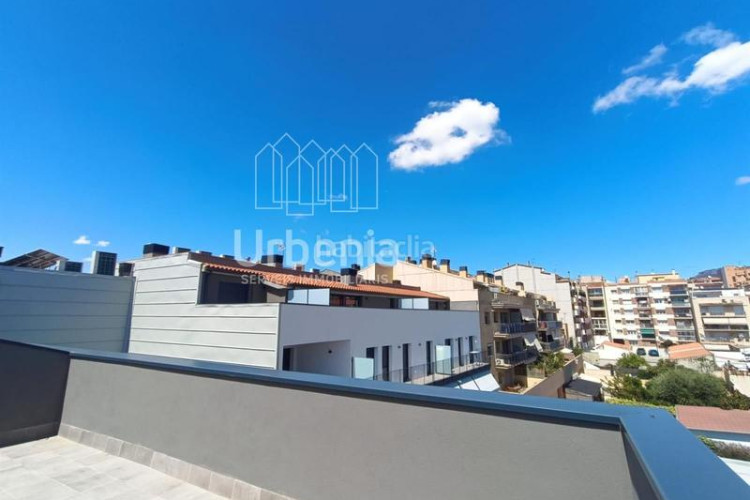 Dúplex duplex con terraza y tres habitaciones obra nueva en Terrassa