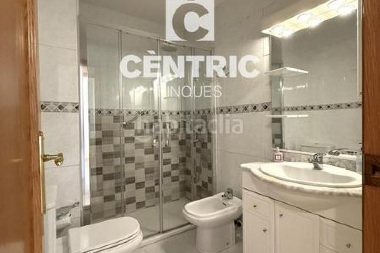 Dúplex ático dúplex en venta con 4 habitaciones estudio en Terrassa